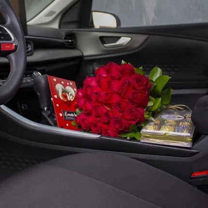 Combo Ramalhete com 30 Rosas + 1 Ferrero Rocher T12 + 1 Cartão